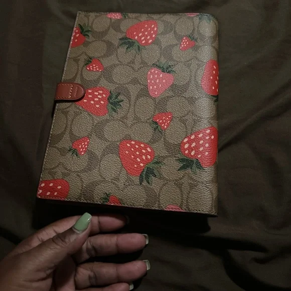 Strawberry Print Women's Planner - Picture 3 of 4